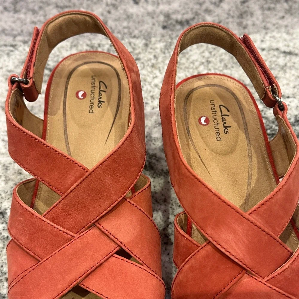 Clarks Unstructured Coral Dusty Red Suede Wedge Sandals Women's 8‎ Cork Sole